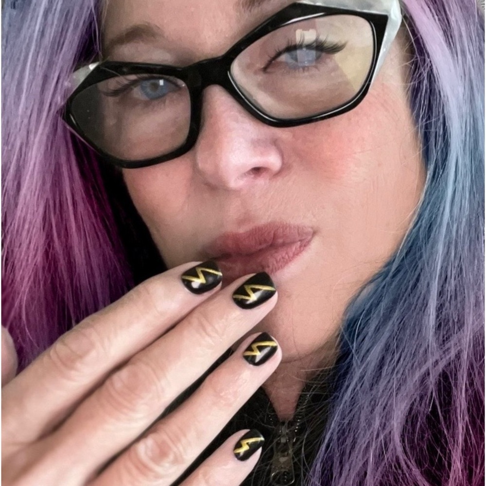 Meet your Posher, Cher